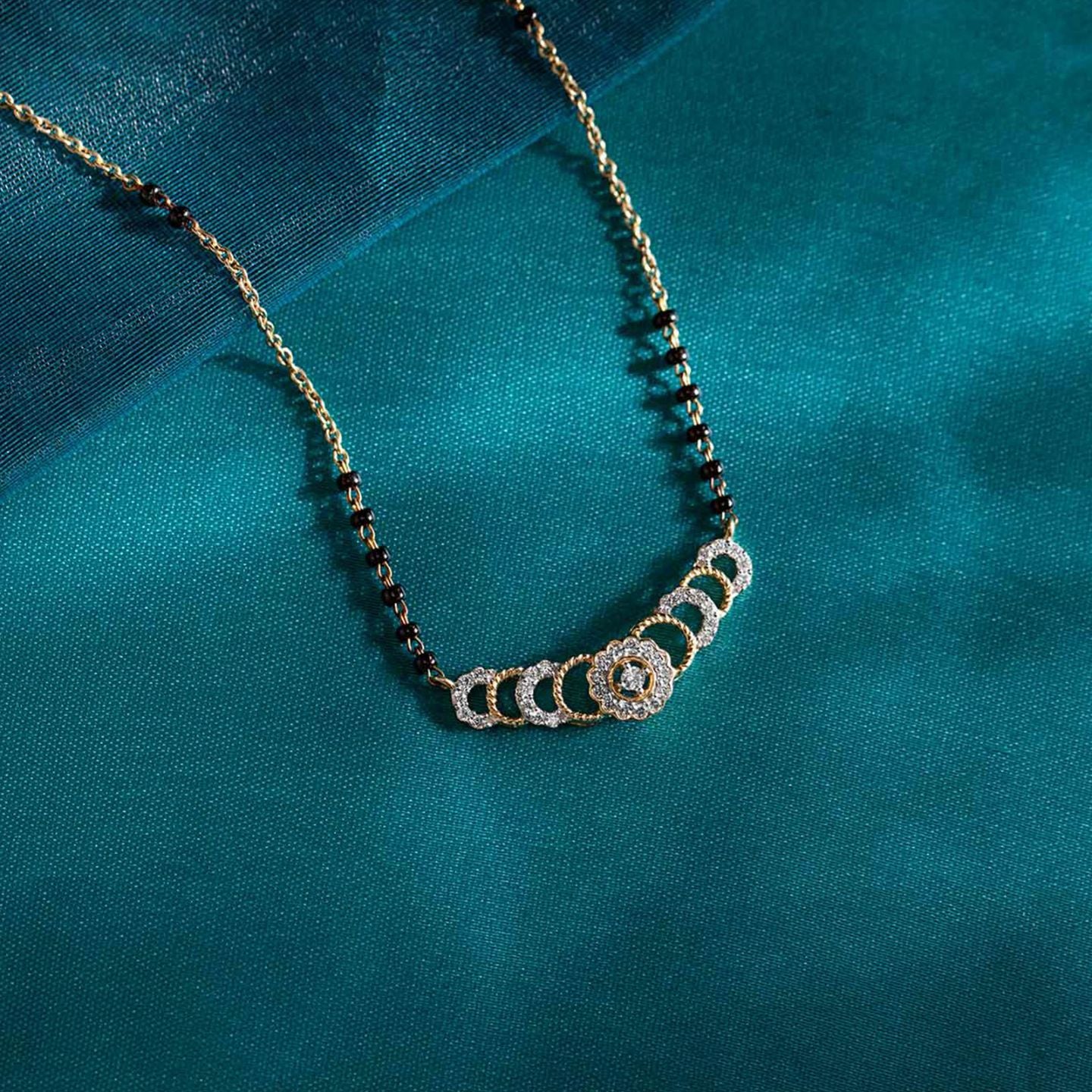 Reina Mangalsutra